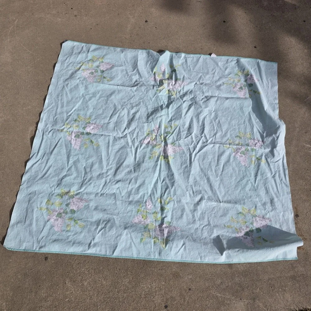 RARE‎ Spring Lilacs Aqua Turquoise Pastel Vintage Tablecloth Wilendur 48x52 1950